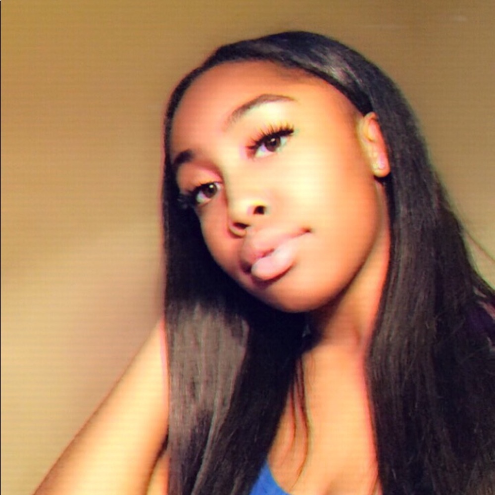 Meet your Posher, Ajaszia